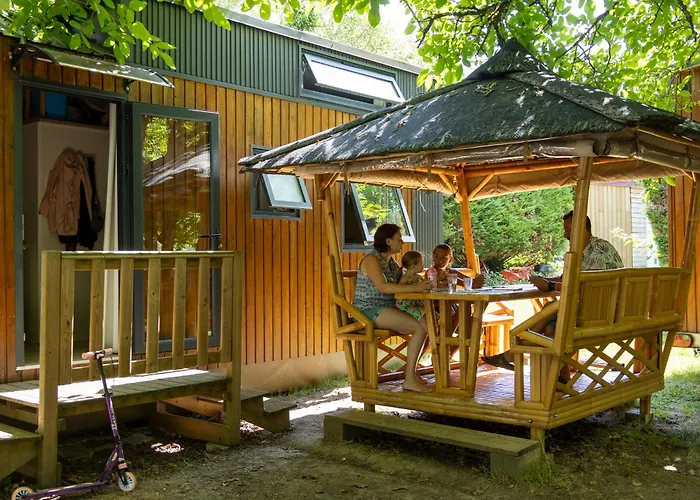 Camping La Plage Lot Vallee De La Dordogne Rocamadour