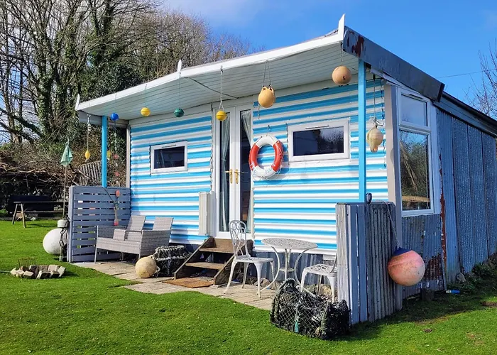 Treguth Glamping Unique Experience - Themed Huts