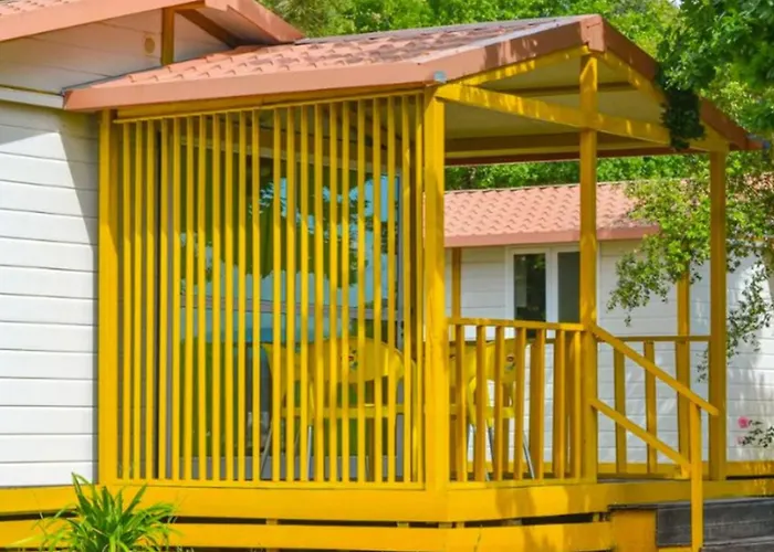 Bungalow De Charme Avec Terrasse - 5 Pers, 2 Chambres, Espace Jardin - Api-1-52-1838