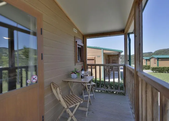 Charmant Bungalow Avec Terrasse A Zumaia Pour 3 Pers. - Api-1-52-1845