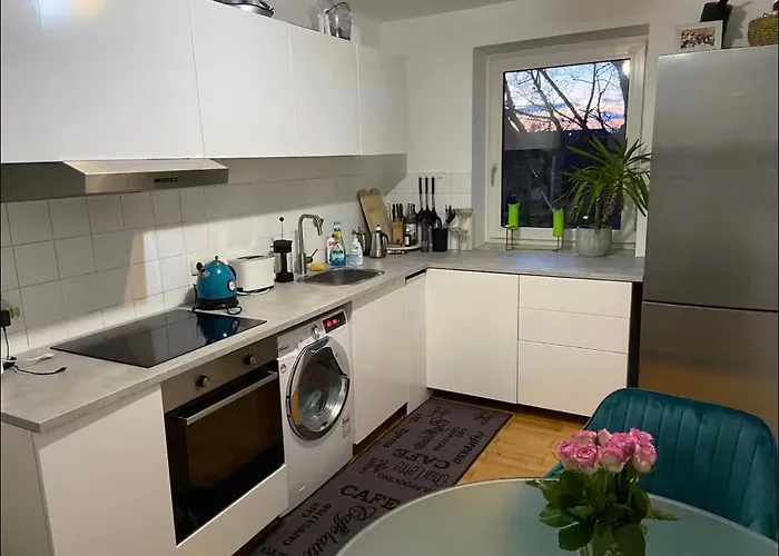 Beautiful Private Room - In A Shared Apartment