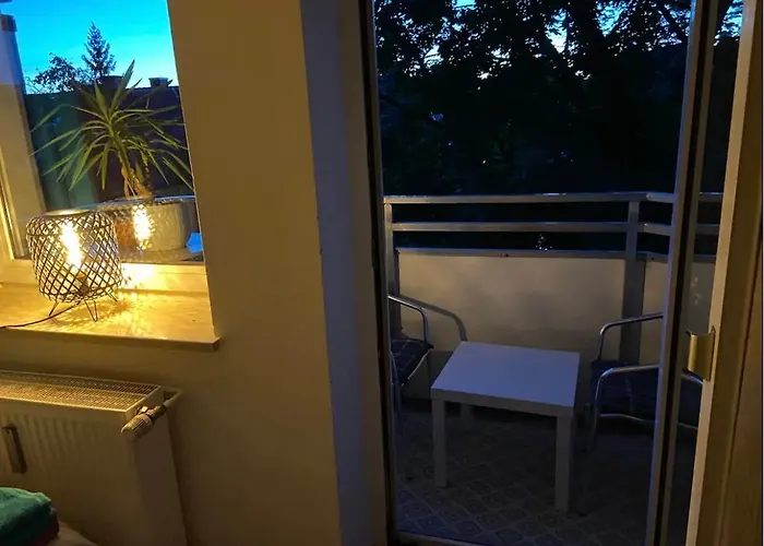Beautiful Private Room - In A Shared Apartment