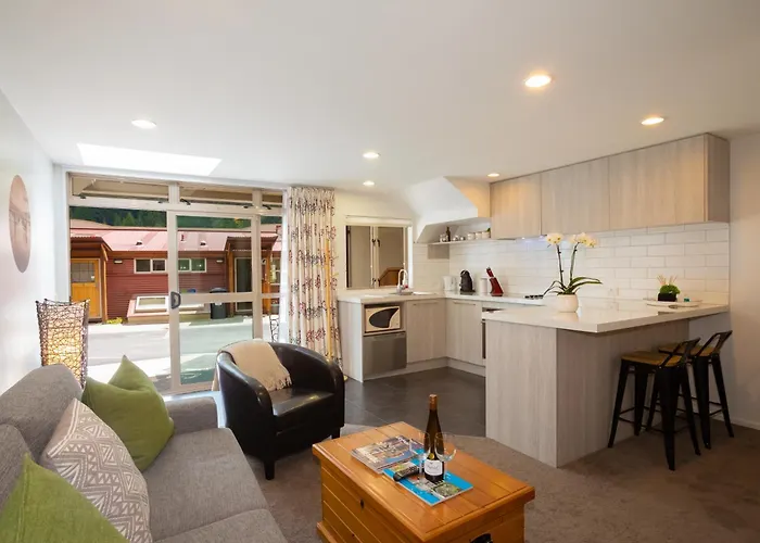 Cranbury Court Apartments