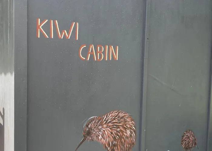 Waitomo Farmstay - Kiwi Cabin 5