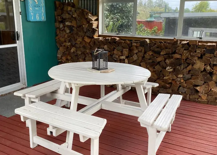 Waitomo Farmstay - Fantail Cabin 6