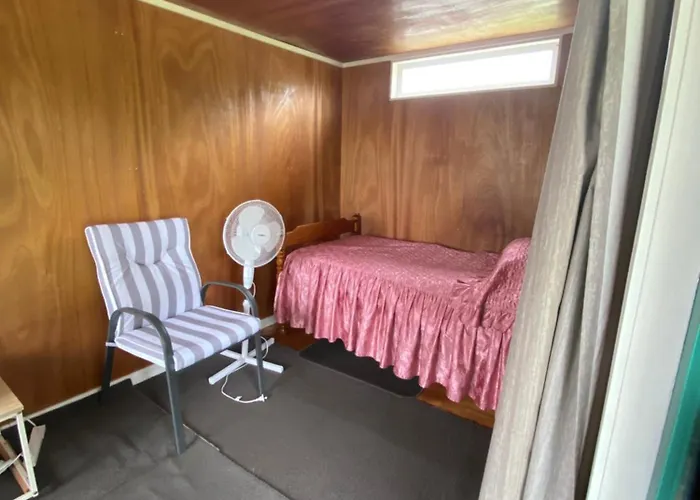Waitomo Farmstay - Morepork Cabin 7