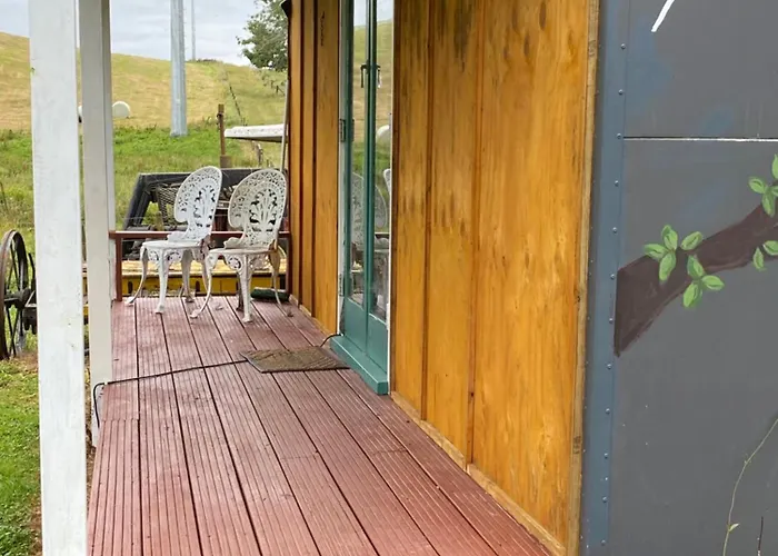 Waitomo Farmstay - Morepork Cabin 7