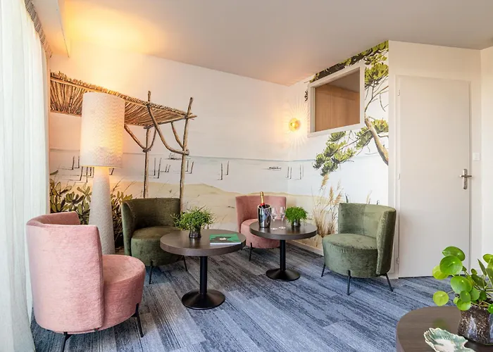 Logis Hôtellerie Les Brisants , Restaurant J M Perochon