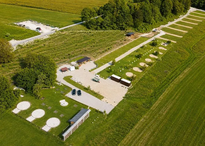 Camp Garden Park-Pitches And Tents