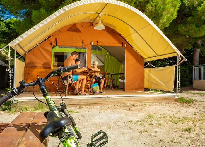 Camping Rives Des Corbieres