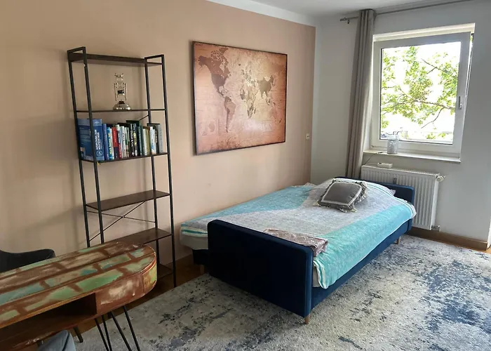 Beautiful Private Room - In A Shared Apartment