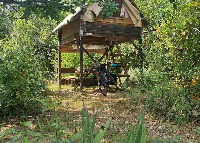 Cabane au bord du Canal du Midi