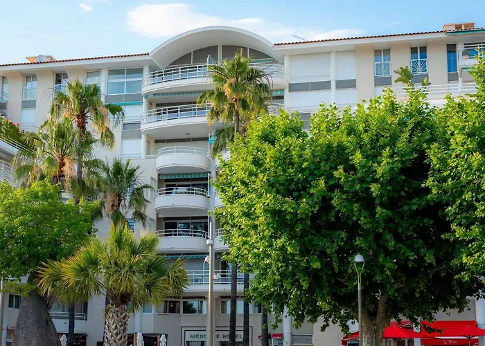 Mercure Saint Raphael Centre Plage