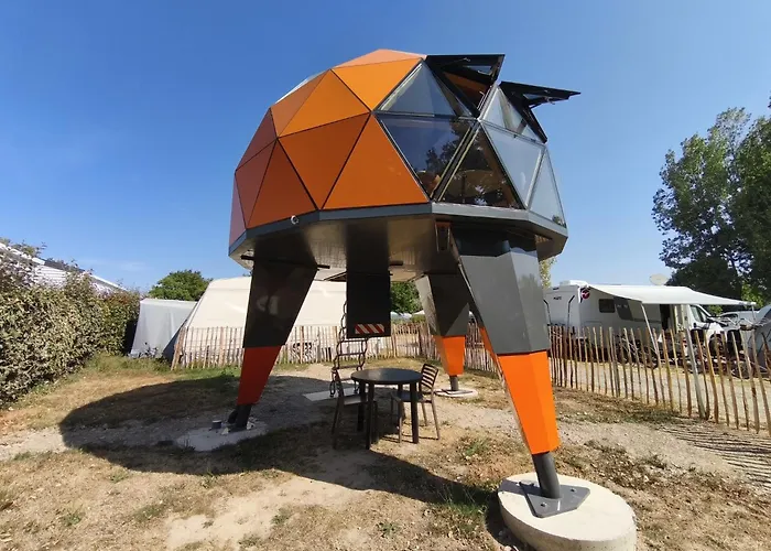 Camping Insolite Le Haut Village