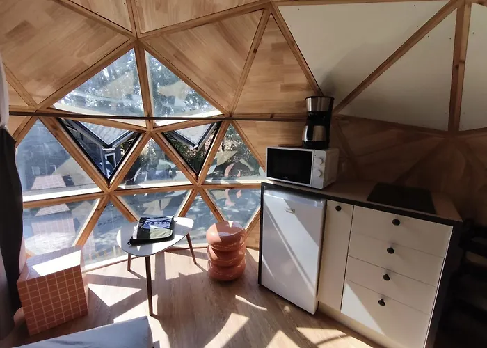 Camping Insolite Le Haut Village