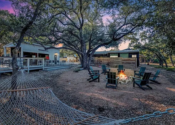 Rustic Roamer - Private Hill Country Rv Retreat