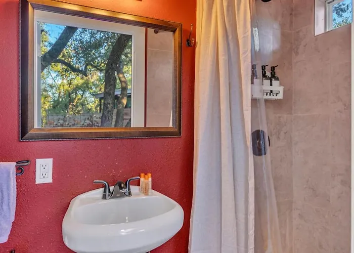 Rustic Roamer - Private Hill Country Rv Retreat