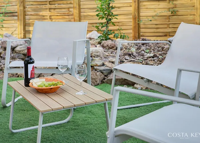 Mountain & Pool Retreat - Camping Pitres