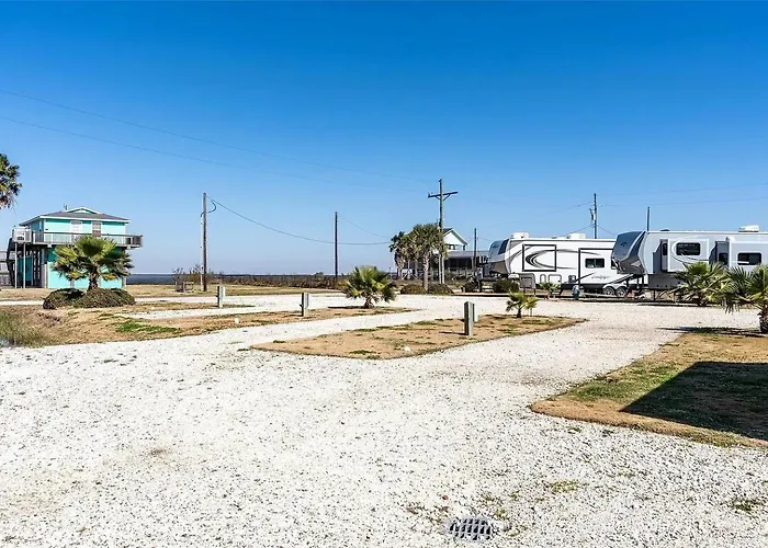 Rollover Bay Rv Spot #5 - Pull-Through 50/30 Amp