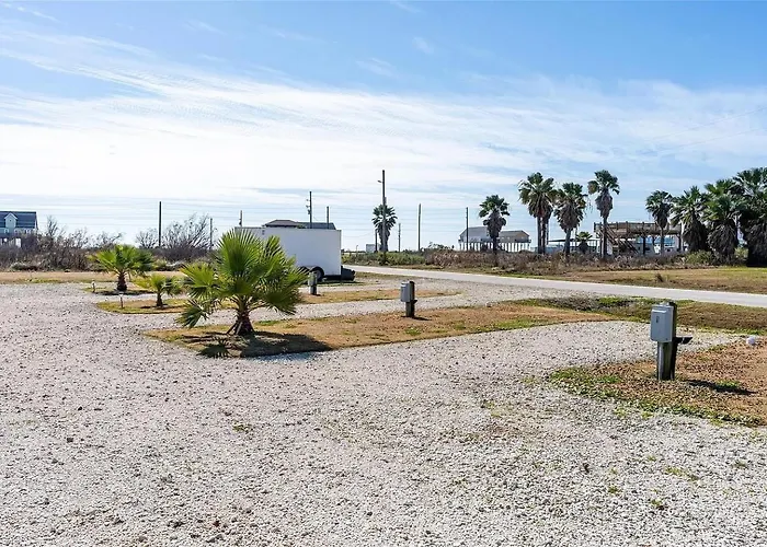 Rollover Bay Rv Spot #5 - Pull-Through 50/30 Amp