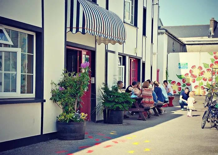 Neptune'S Hostel